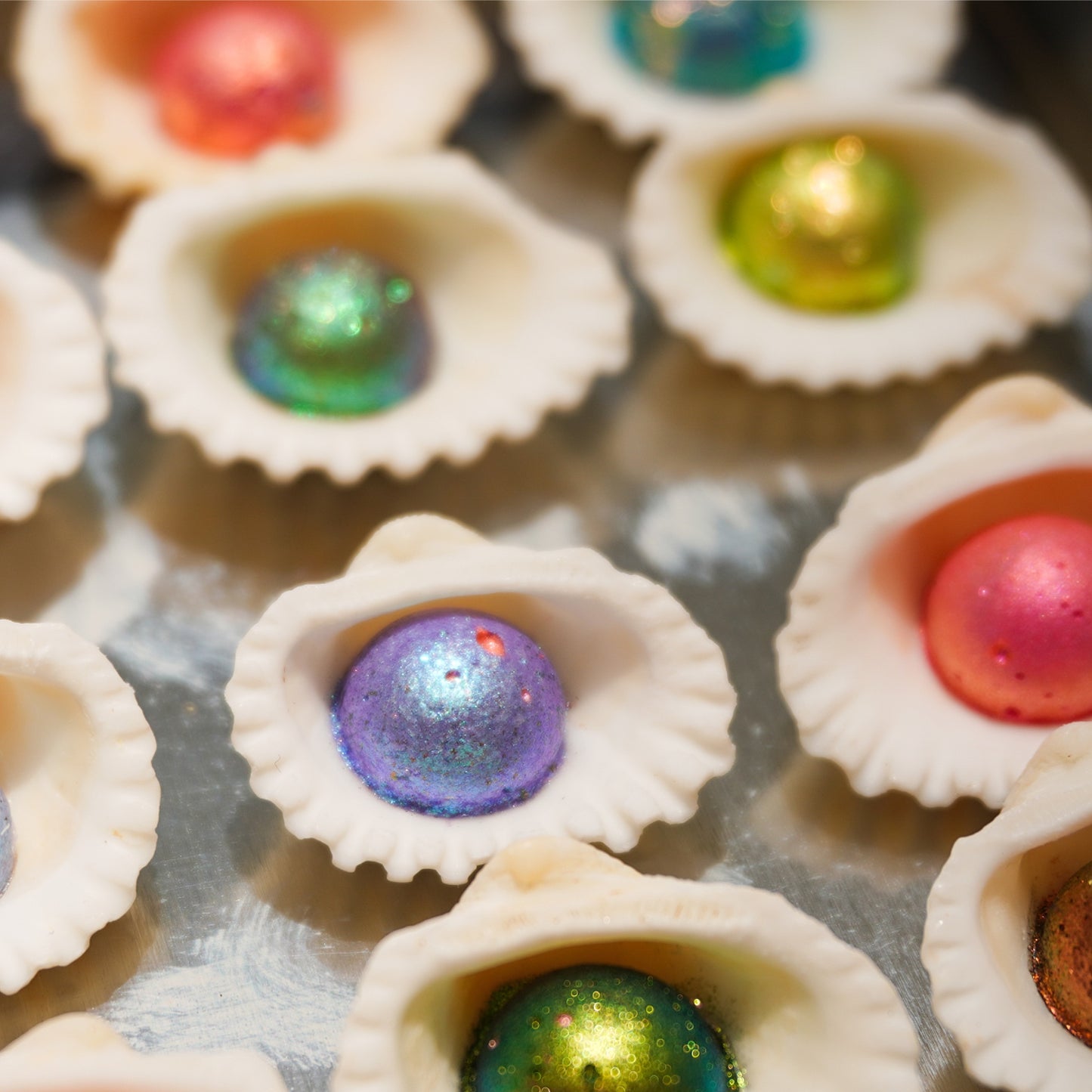Acuarelas Artesanales: Bewitched Pearls Set de 24 - Chroma Watercolors