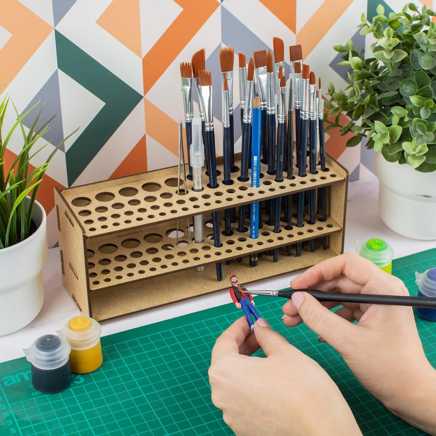 Soporte para pinceles. Organizador de pinceles de pintura de gran capacidad y kit organizador de suministros de arte para miniaturas de mesa y pared, modelado y manualidades