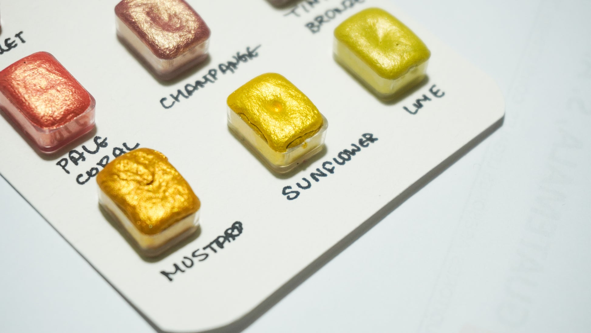 Acuarelas Artesanales: Mica 1 Mini Pans- Chroma Watercolors KEEPLIVINGFASTER