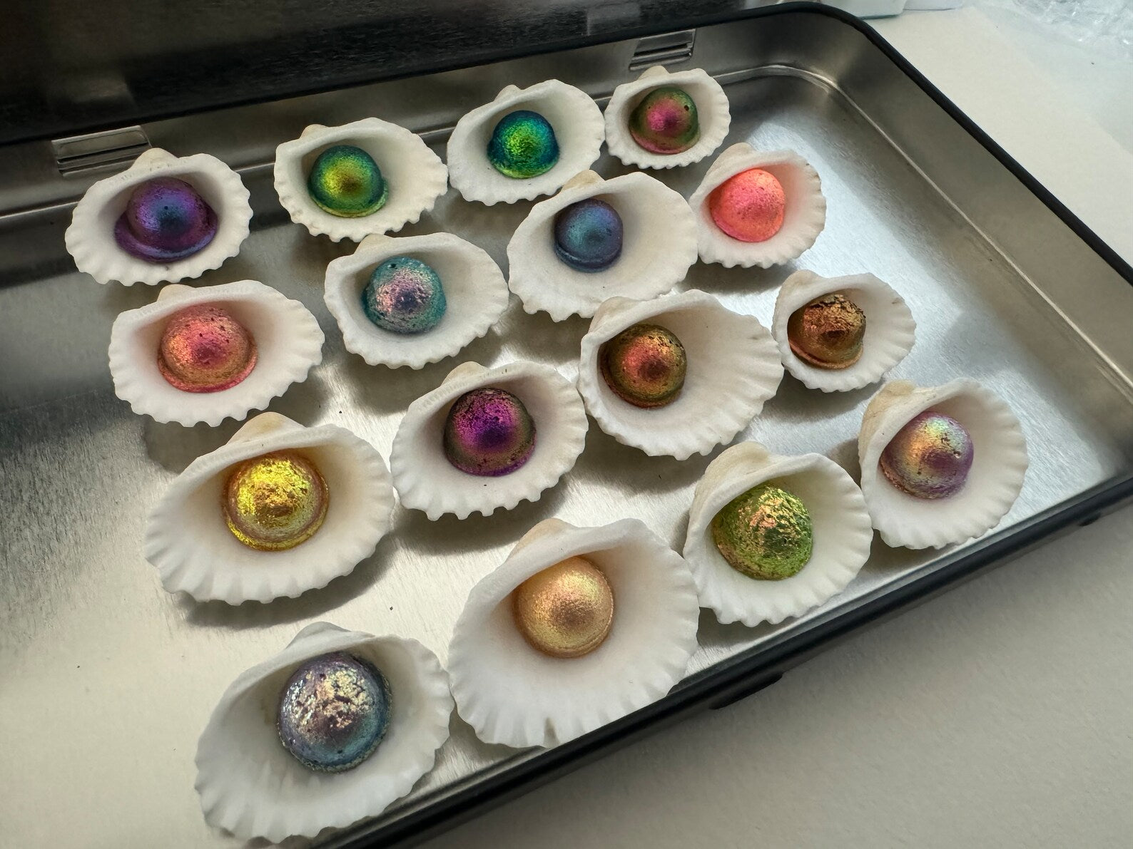 Acuarelas Artesanales: Bewitched Pearls Set de 16 - Chroma Watercolors KEEPLIVINGFASTER